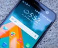 Reiterando tendências, HTC 'Bolt' vaza mostrando ausência de conector para fones de ouvido